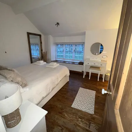 40 High Street * Swainby